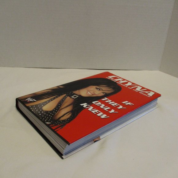 WWE Vintage 2000 Chyna Medium Black Red White Graphic Wrestling Book - Picture 4 of 7